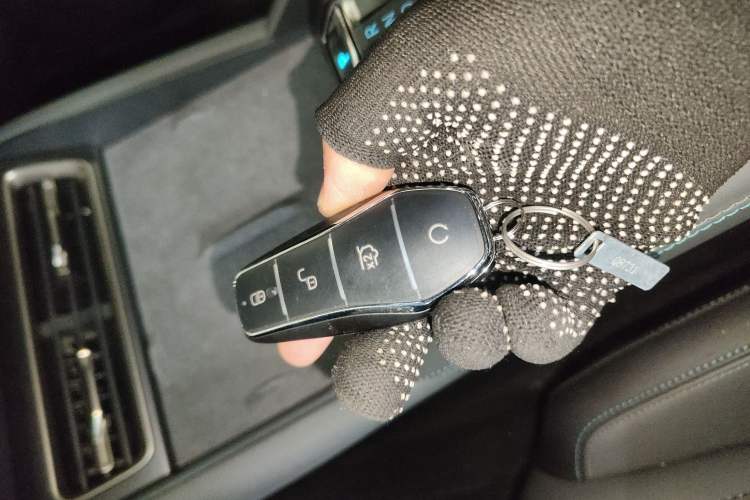 Used BYD Qin L 2025 DM-i Smart Drive 120KM Superior Model
