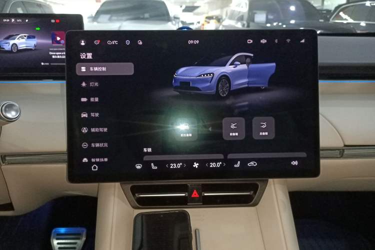 Used Hima Luxeed R7 2024 All-Electric 667 km Max
