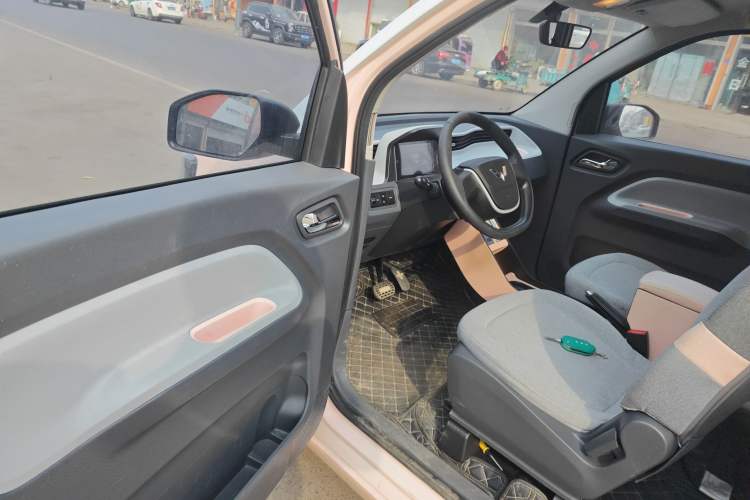 Used Wuling Hongguang MINIEV 2022 Macaron Fashion Model Lithium Iron Phosphate
