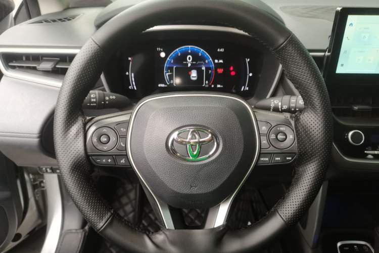 Used Toyota FRONTLANDER 2024 2.0L CVT Leading Plus Edition
