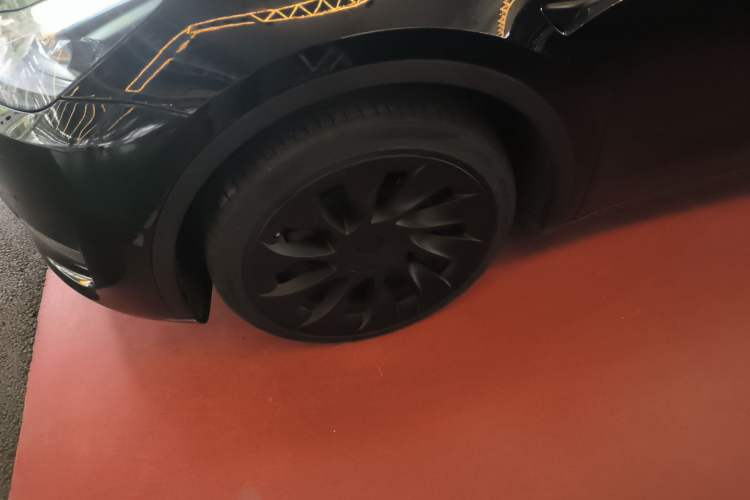 Used Tesla Model Y 2022 Long-Range All-Wheel-Drive Version