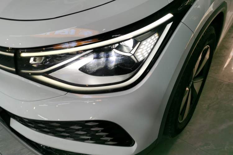 Used Volkswagen ID.6 X 2021 Pure Edition
