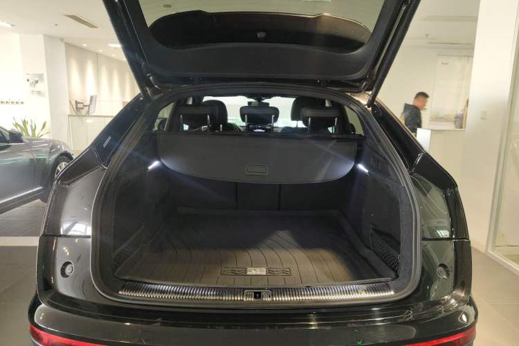 Used Audi Q5L Sportback 2022 40 TFSI Luxury Model
