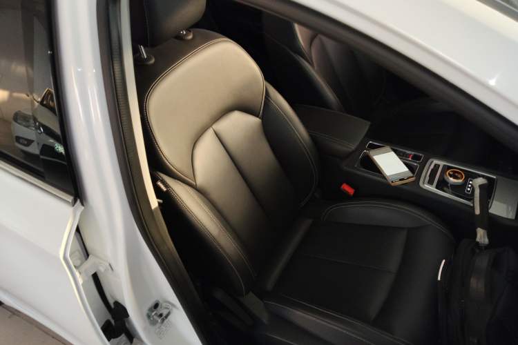 Used Roewe i6 New Energy 2017 45T Hybrid Connect & Smart Enjoyment Edition
