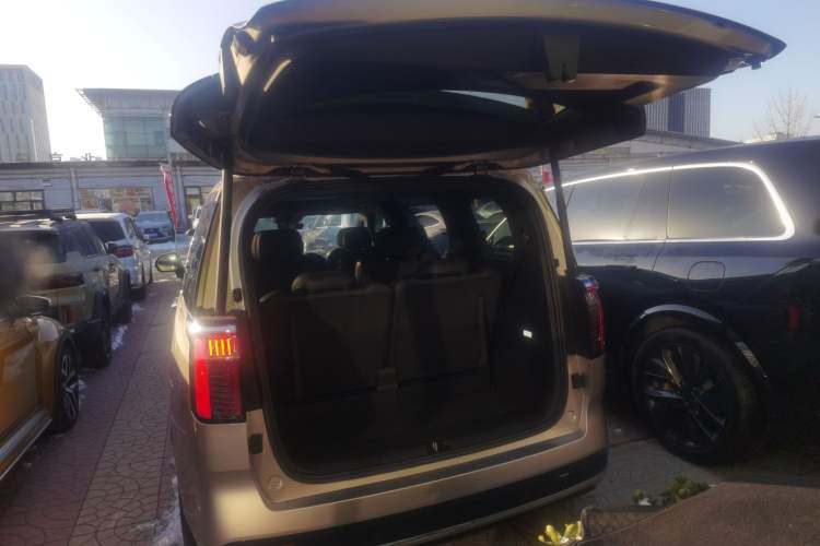 Used Zeekr 009 2022 WE Edition
