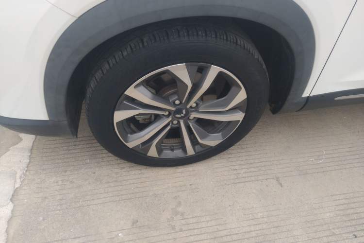 Used Wuling Asta 2022 2.0L DHT Electric-Speed Version
