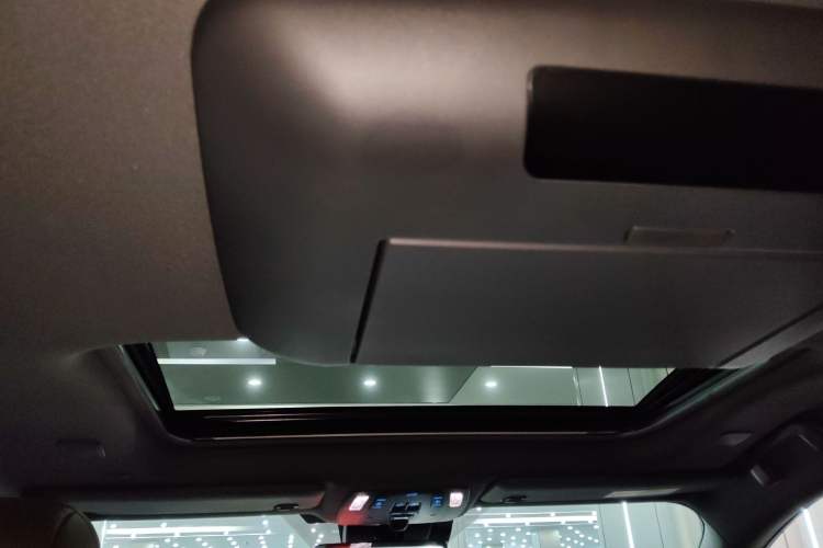 Used Toyota Sienna 2021 2.5L Hybrid Platinum Edition
