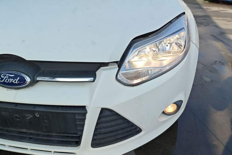 Used Ford Focus 2012 Sedan 1.6L Automatic Comfort Model
