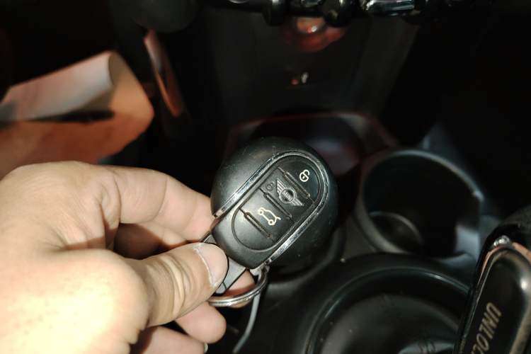 Used  MINI 2018 1.5T COOPER Classic Edition Five-Door Version
