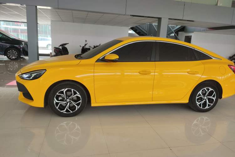 Used MG 5 2022 180 DVVT CVT Youth Luxury Edition
