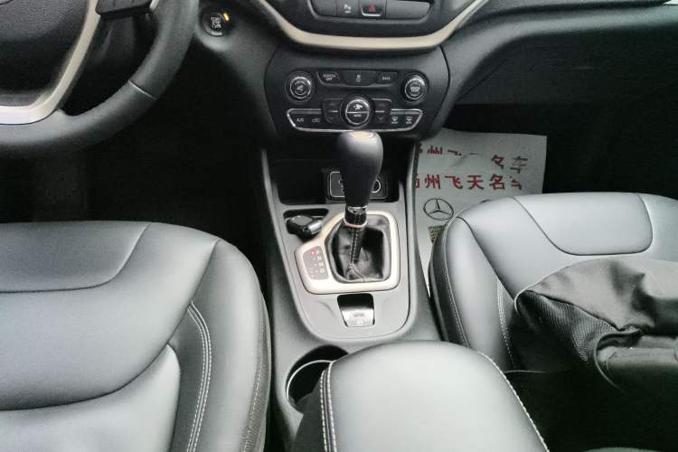 Used  Cherokee 2016 2.0L Superior Edition
