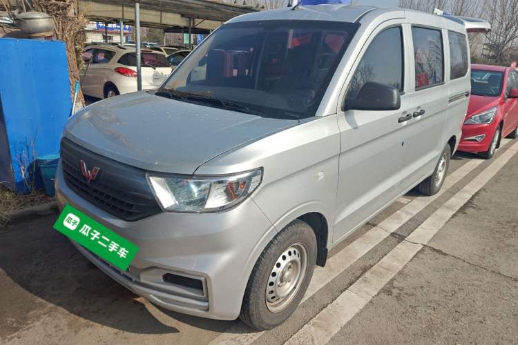 Used Wuling Hongguang V 2019 1.5L Jingqu Version China VI LAR