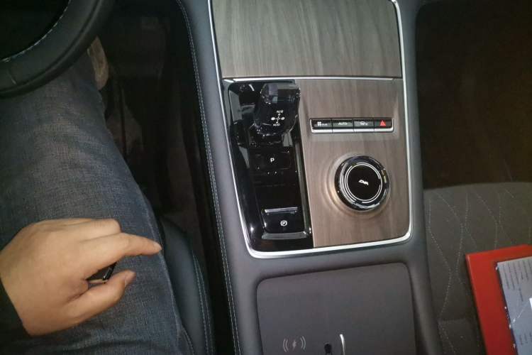 Used Geely Auto Monjaro L 2025 Dongfang Yao 2.0TD Automatic Lanxing Edition
