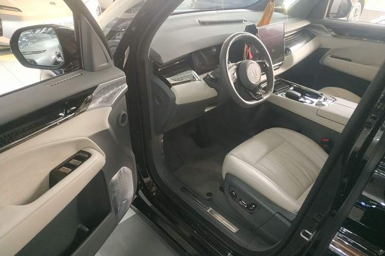 Used Zeekr 009 2022 WE Edition
