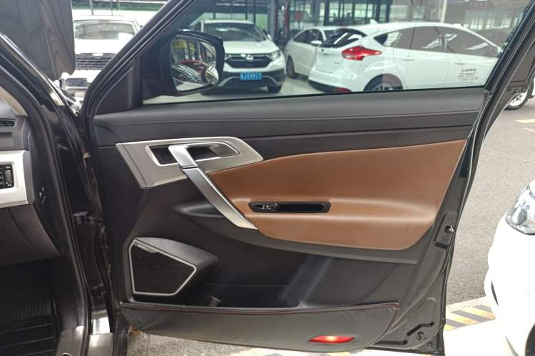 Used Geely Auto Emgrand X7 Sport 2016 1.8TD Automatic ZhiZun Version
