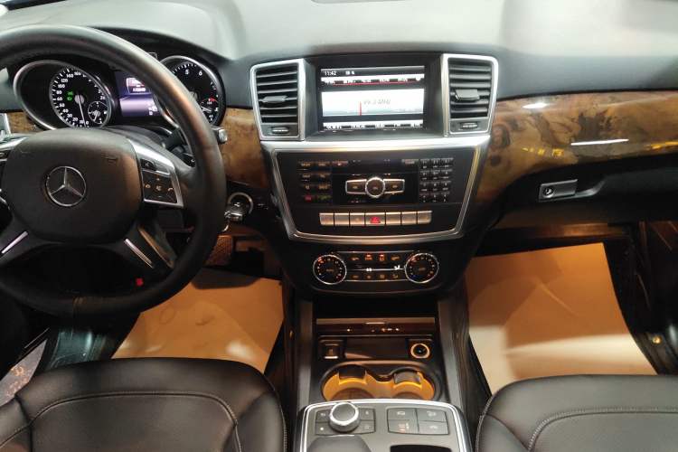 Used Mercedes-Benz M-Class 2015 ML 400 4MATIC Dynamic Model