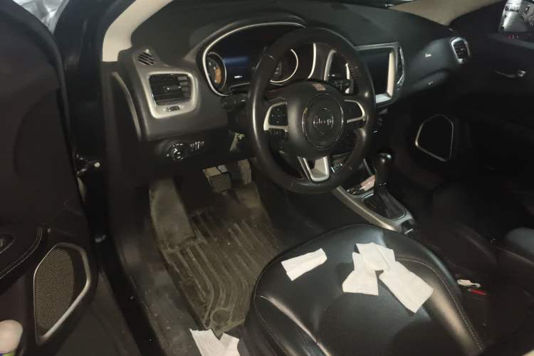 Used  Compass 2017 200T Automatic Family Edition
