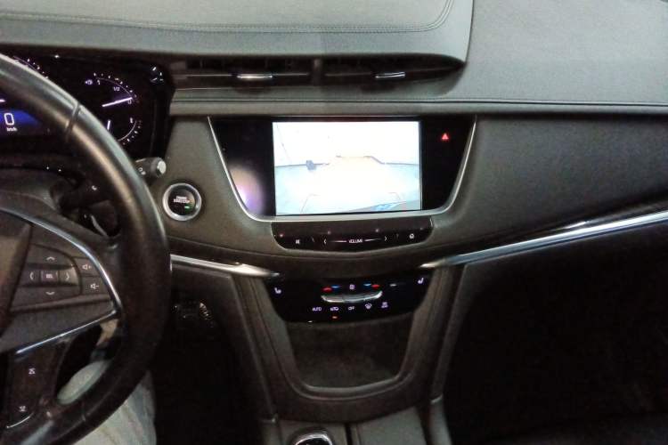 Used Cadillac XT5 2018 28E Four-Wheel Drive Tech Version
