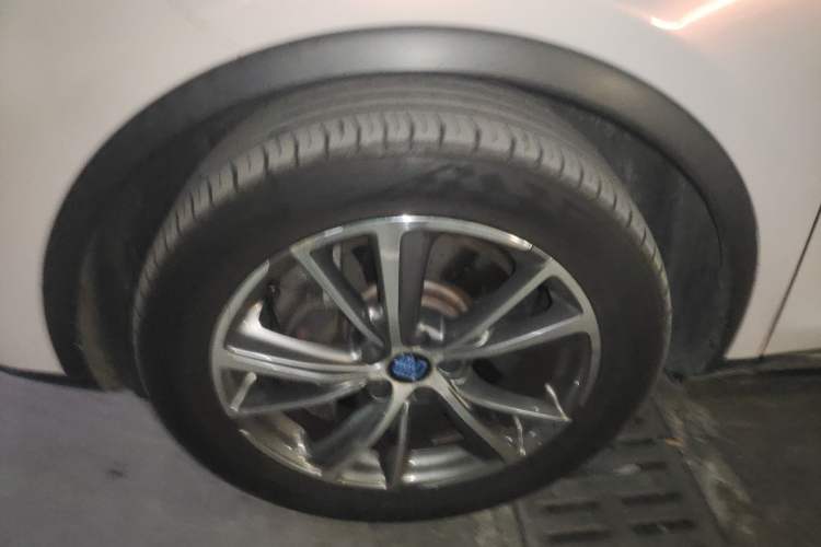 Used BYD Tang New Energy 2019 DM 2.0T All-Wheel Drive Smart Connectivity Enjoyment Model 7 Seats China VI Standard