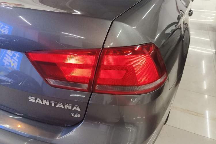 Used Volkswagen Santana 2015 1.6L Automatic Fashion Edition
