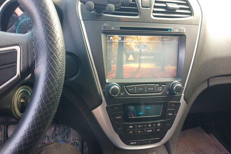 Used GAC Trumpchi GS5 2012 2.0L Manual Two-Wheel Drive Elite Edition
