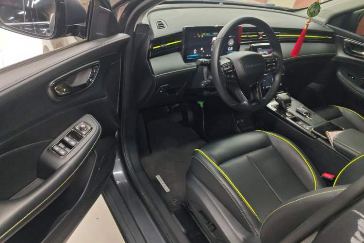 Used Roewe RX5 2023 PLUS 330TGI Automatic Trendsetting Smart Edition
