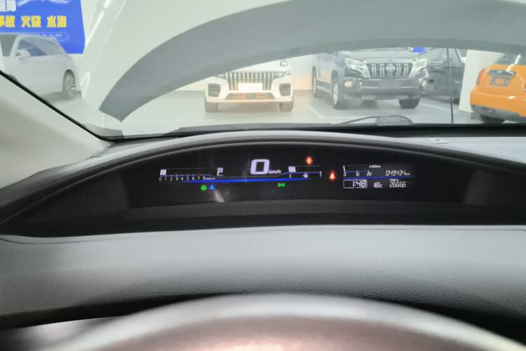 Used Honda Jade 2014 1.8L Automatic Comfort Elite Version 5 Seats
