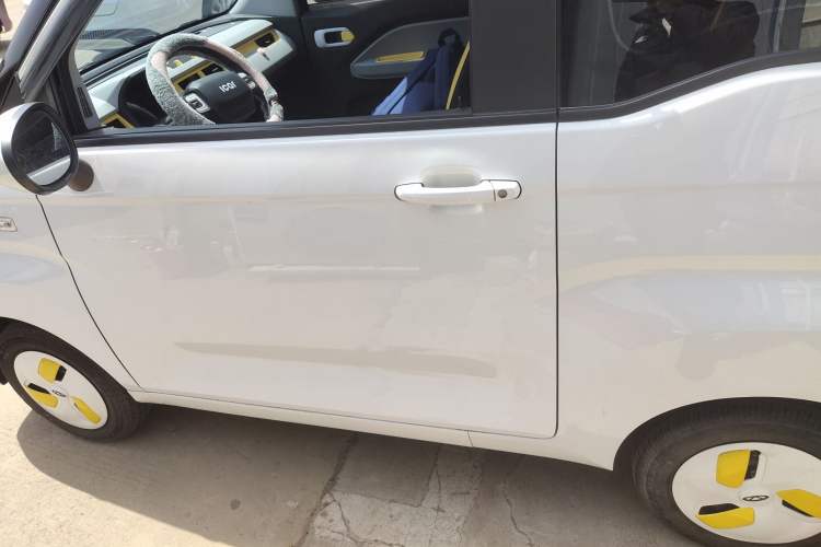 Used Chery QQ Ice Cream 2022 170km Sundae Phosphate Lithium-Ion
