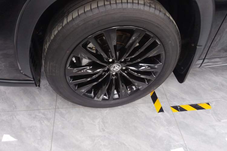 Used Toyota Highlander 2023 2.5L Smart Electric Hybrid Dual-Engine 4x4 Knight Edition 7 Seats
