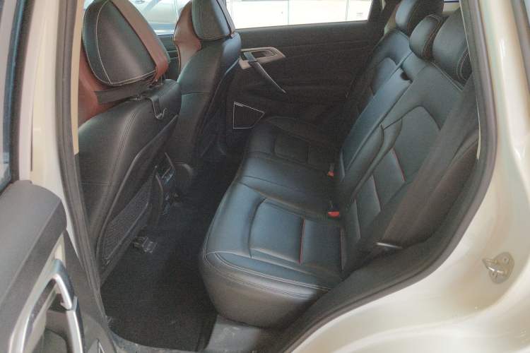 Used Geely Auto Emgrand X7 Sport 2020 1.8TD DCT Two-Wheel Drive Smart Connect 4G-Enabled Version
