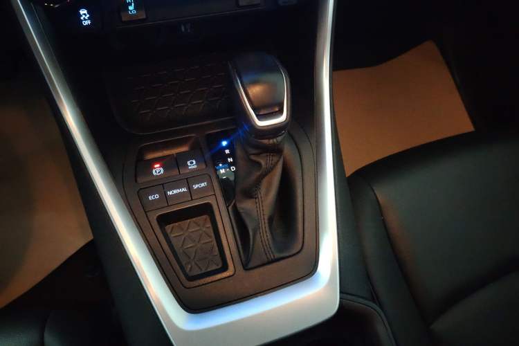 Used Toyota RAV4 2022 2.0L CVT Two-Wheel Drive Fashion Plus Edition
