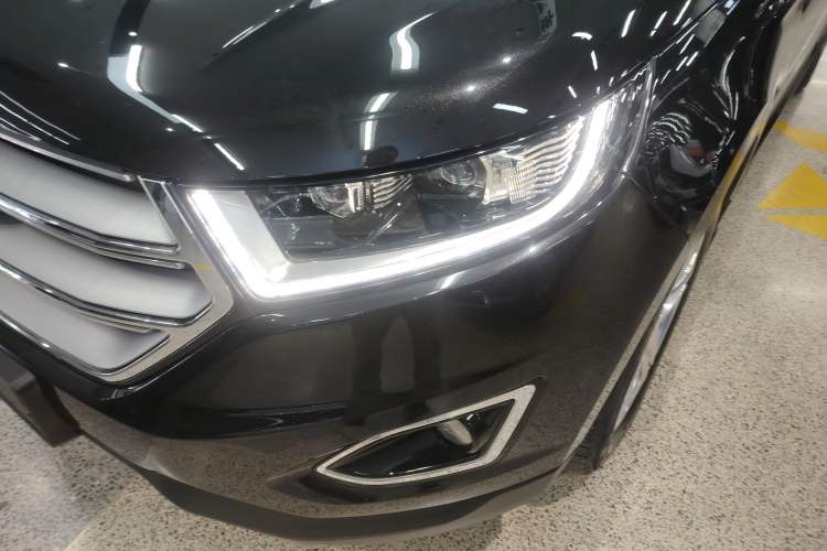 Used Ford Edge 2016 EcoBoost 245 Two-Wheel-Drive Titanium 7-Seater
