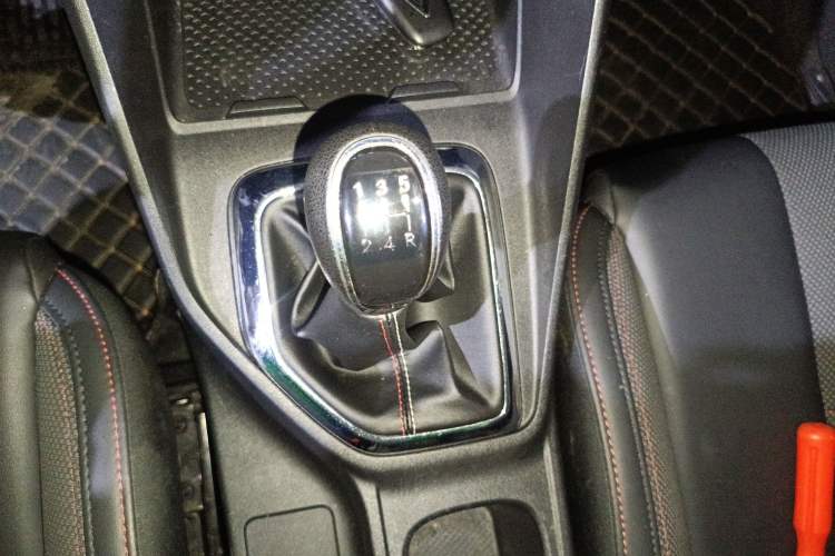 Used Oshan X5 2021 Revised Version 1.6L Manual Luxury Edition
