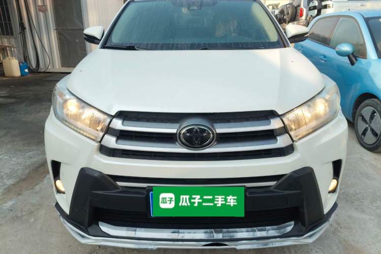 Used Toyota Highlander 2018 2.0T Two-Wheel-Drive Luxury Edition 7 Seats Emission Standard China V

