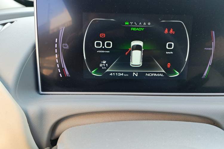 Used ORA White Cat 2022 Upgraded Model 305km Range Luxury Version Lithium-Ion Battery