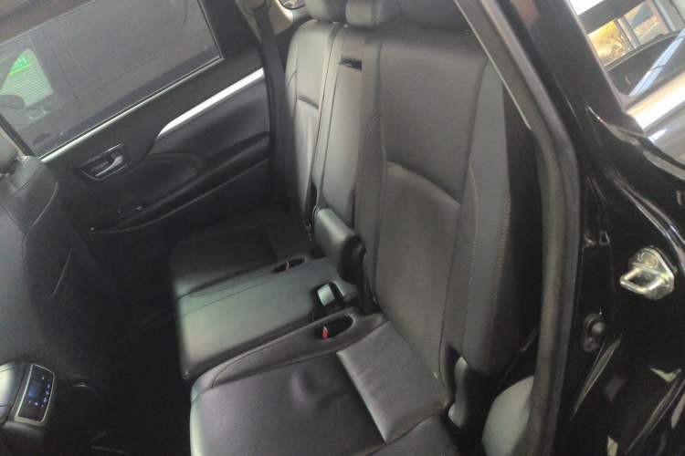 Used Toyota Highlander 2018 2.0T Four-Wheel Drive Luxury Edition 7 Seats China V Emission Standard
