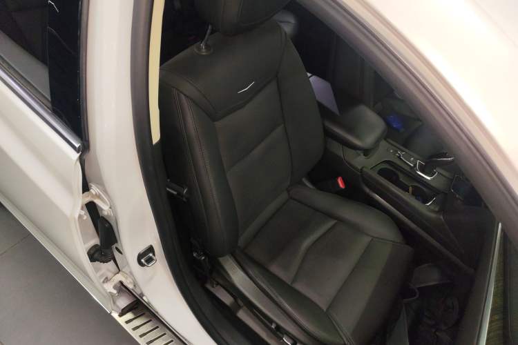 Used Cadillac XT5 2018 25T Luxury Model
