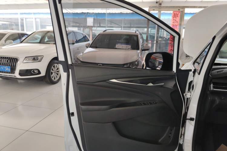 Used SAIC MAXUS G50 2019 1.5T Automatic Luxury Edition China VI Standard
