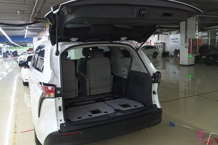 Used Toyota Sienna 2024 2.5L Hybrid Comfort Edition
