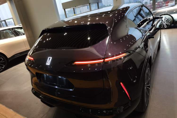 Used  07 2024 Ultra Range-Extended Four-Wheel Drive
