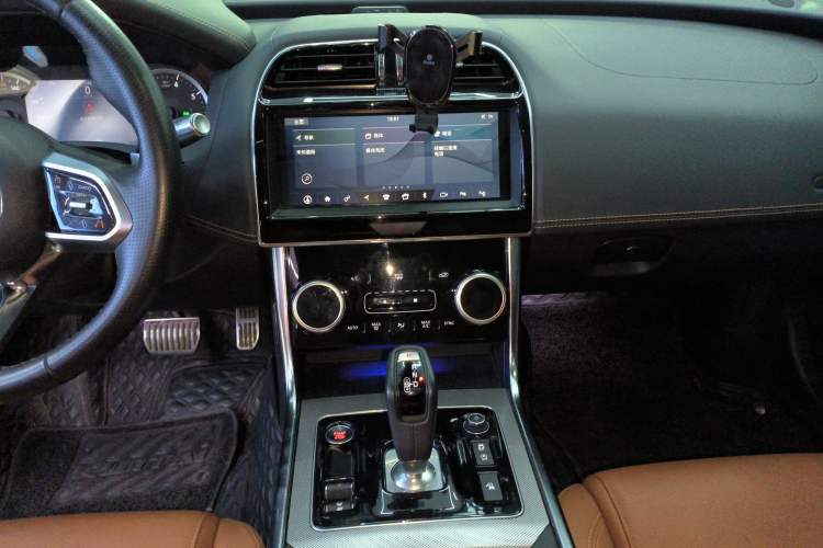 Used Jaguar XEL 2020 2.0T 200 PS R-DYNAMIC S Advanced Sport Edition
