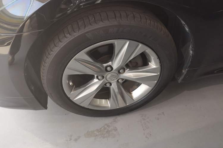 Used Toyota Crown 2015 2.0T Pioneer Edition
