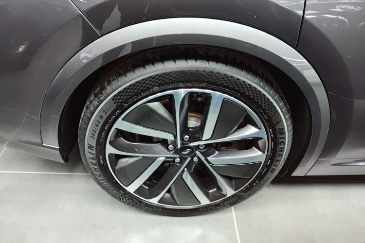 Used Li Auto L9 2022 Max model
