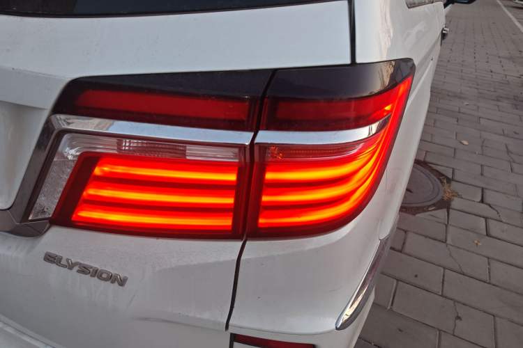 Used Honda Elysion 2016 2.4L Luxury Edition
