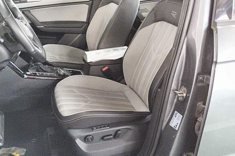 Used Volkswagen Tayron 2023 Revised Version 380TSI All-Wheel Drive R-Line Pro Smart Edition
