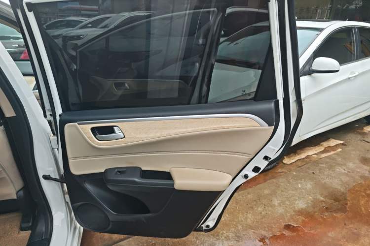 Used Honda Jade 2016 1.8L Automatic Comfort Elite Version 5 Seats
