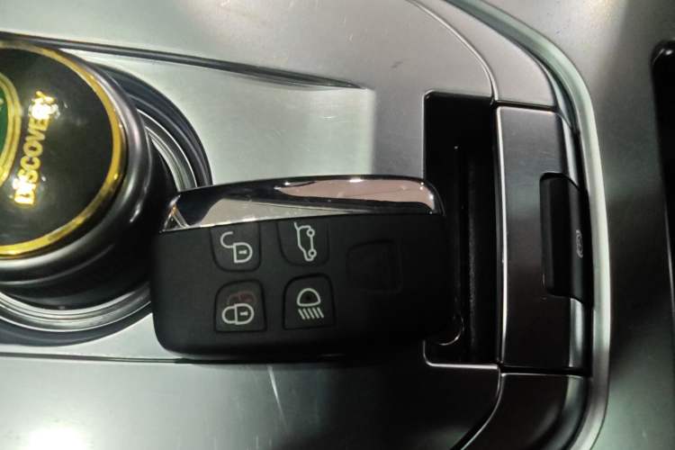 Used Land Rover Discovery Sport 2019 240 PS PURE Edition China VI Standard
