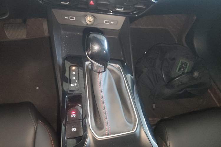 Used MG 5 2022 180 DVVT CVT Youth Luxury Edition
