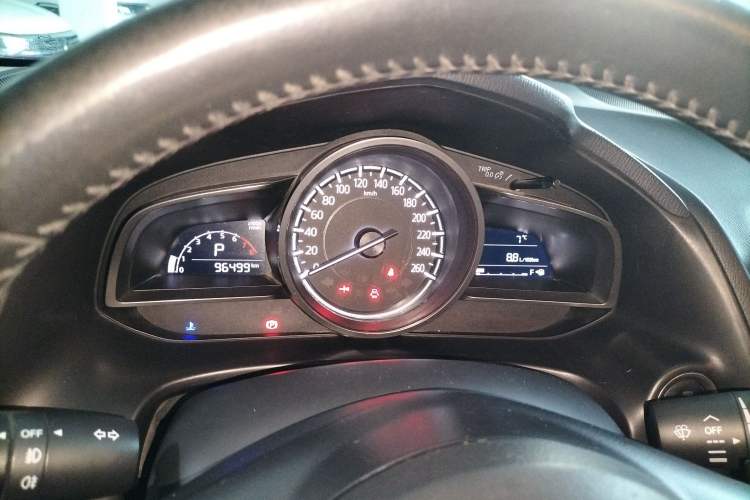 Used Mazda Mazda 3 Axela 2017 Hatchback 2.0L Automatic Luxury Model Emission Standard China V
