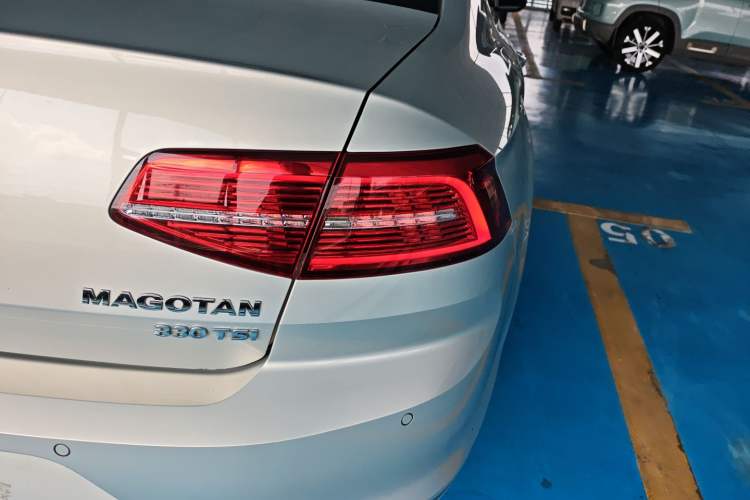 Used Volkswagen Magotan 2019 330TSI DSG Leading Model China VI Standard